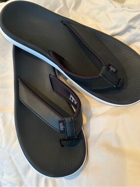 Nike Black and White Women's Flip Flop Sandals